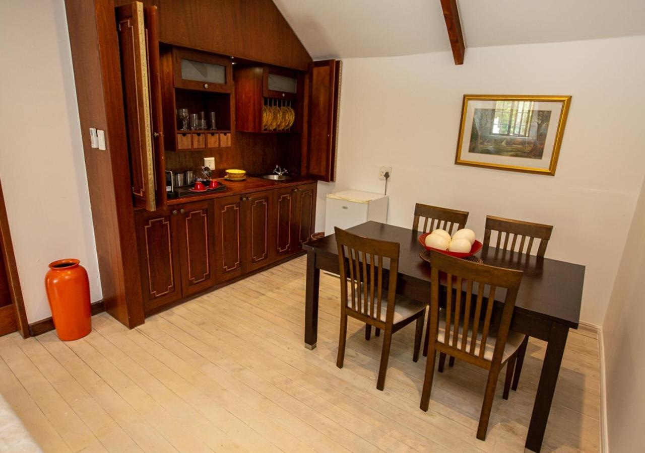 Le Ballon Rouge Guest House Franschhoek Extérieur photo